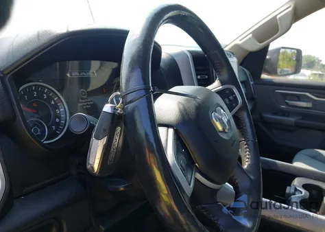 2020 Ram 1500 Big Horn/Lone Star z USA, uszkodzony, nr VIN 1C6SRFFTXLN166320